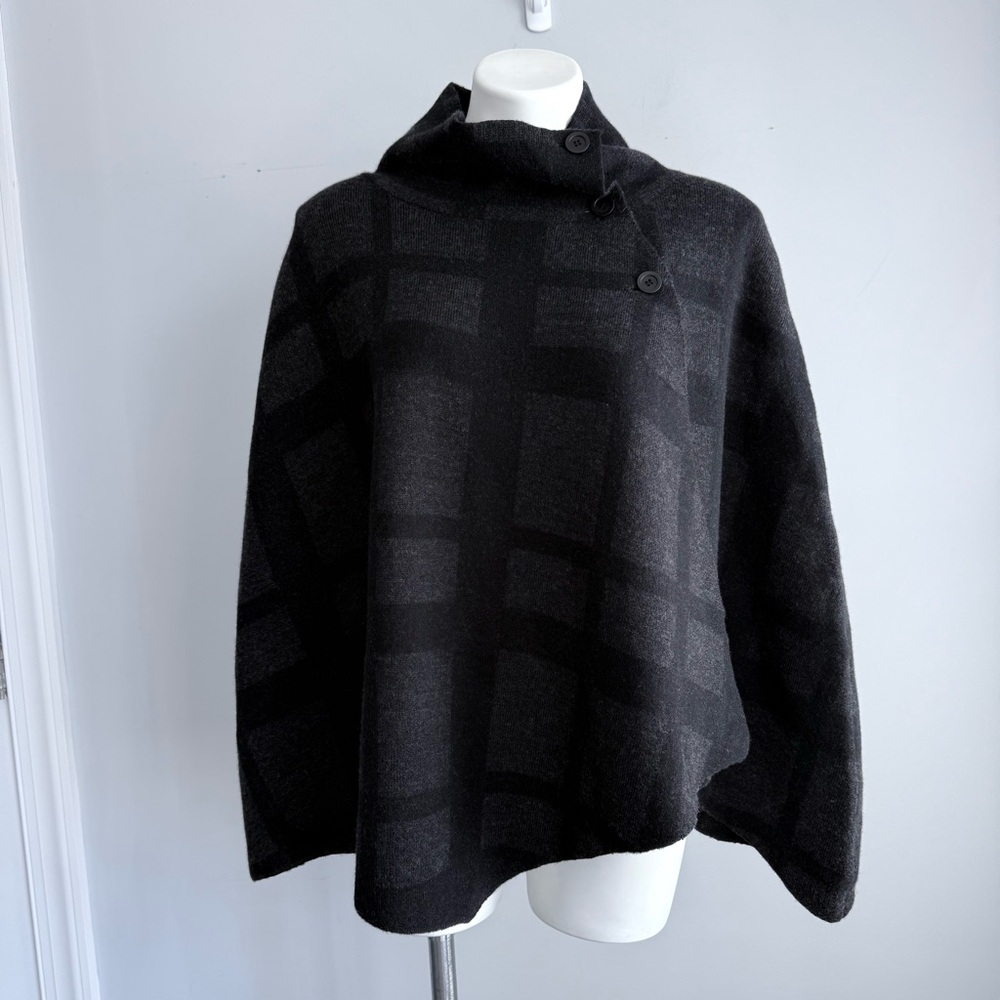 Eileen Fisher Wool Plaid Poncho Cape Wrap Gray Black Check Button Neck One Size - Picture 3 of 16